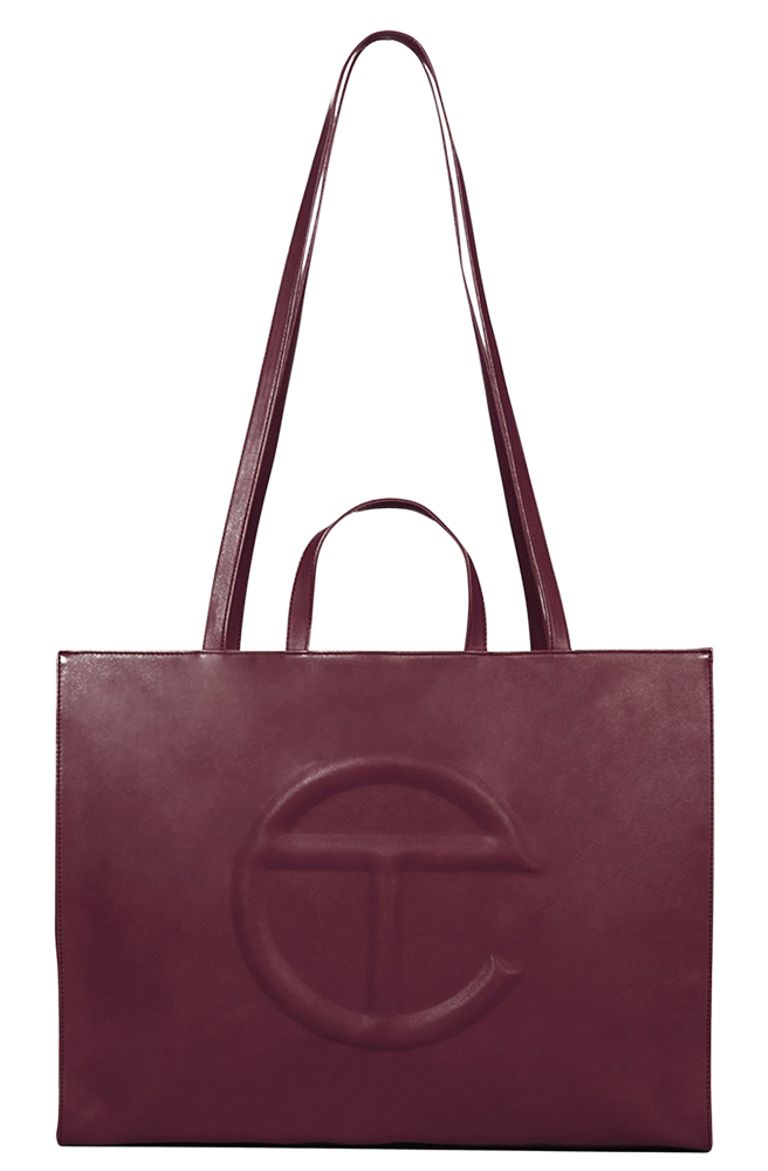 <span style="font-weight: bold;">3. Telfar</span>&nbsp;Large Oxblood Shopping bag ($257,&nbsp;<a href="http://telfar.net/" class="reflow-link" target="_blank">telfar.net</a>).